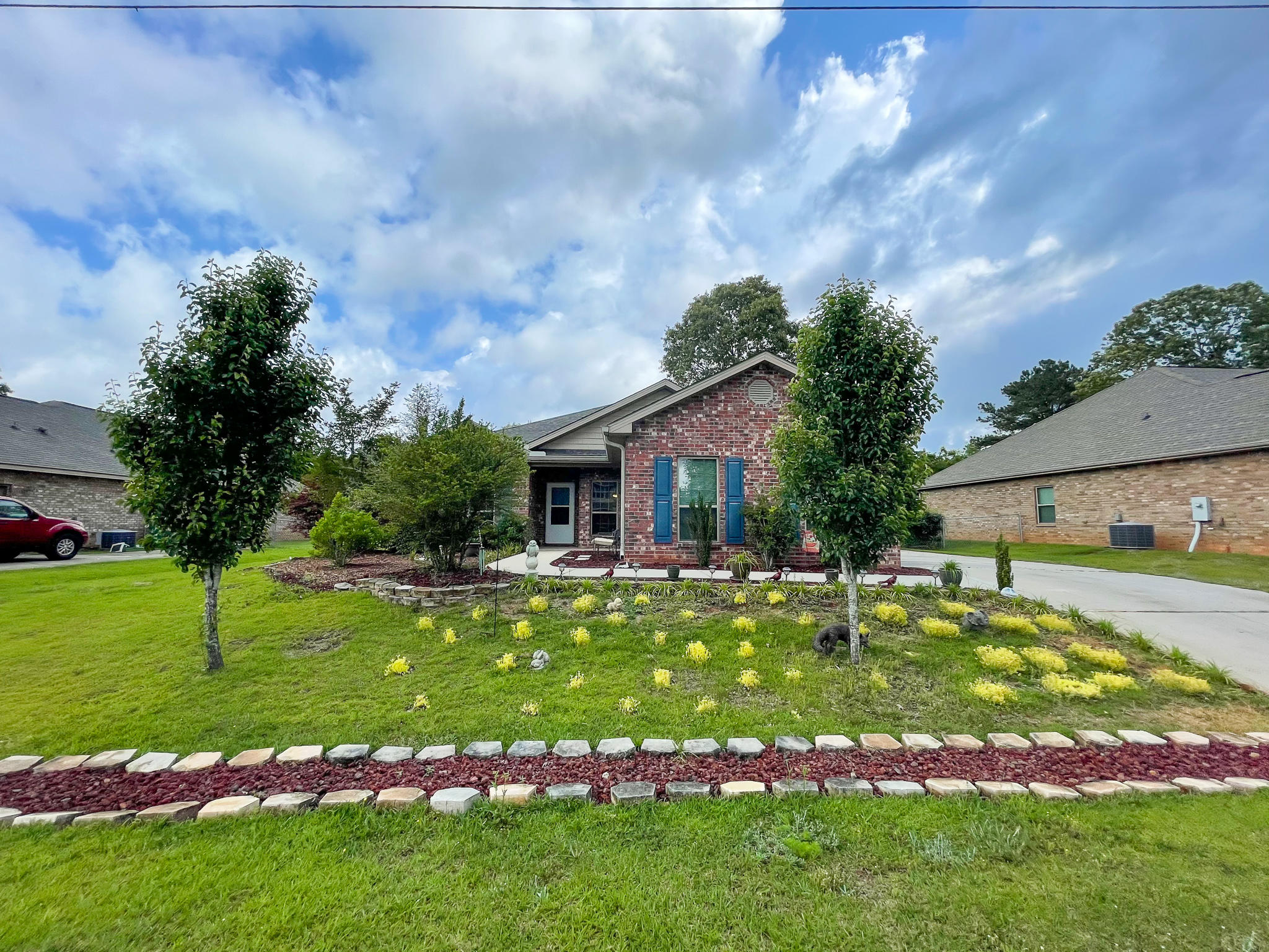 **BE SURE TO CHECK OUT THE 3D MATTERPORT TOUR** SHOWINGS START FRIDAY AM! Welcome home to this well-maintained, one-owner, single story home in Autumn Woods! This all brick home has a well laid out floor plan, with approximately 1546 square feet. It has 3 bedrooms, 2 baths, and a nice side entry 2 car garage. The kitchen has eating space in the breakfast nook and there is a separate flex/Dining Room available as well. The living room has a beautiful tray ceiling and sliders leading to the back yard. A large master bedroom also has a tray ceiling and features its own en-suite with dual vanities, a walk-in closet, garden tub and a separate shower stall. Two additional bedrooms are located on the opposite side of the home and share a hall bathroom. (CLICK MORE)