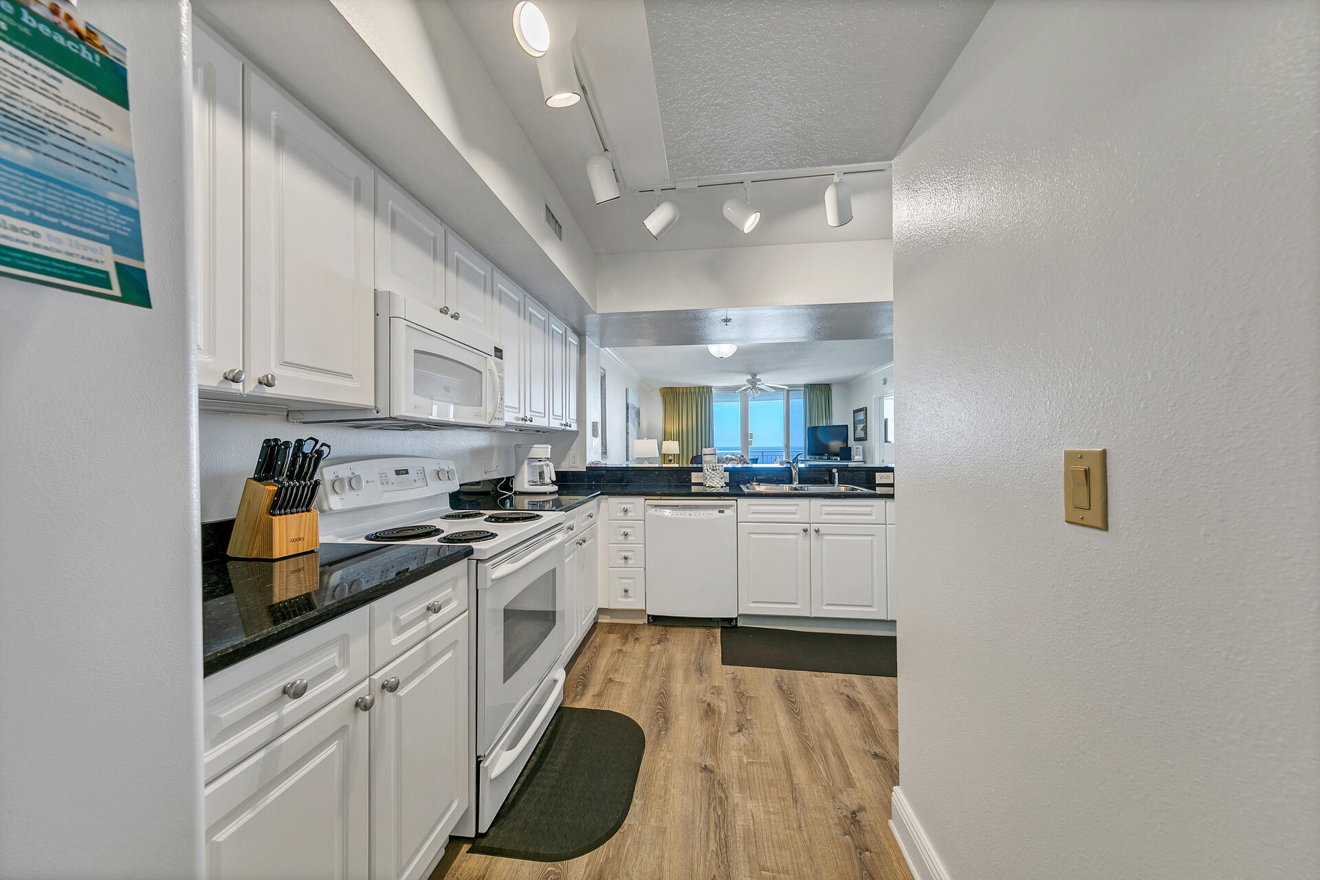 EMERALD BEACH PH 1 - Residential