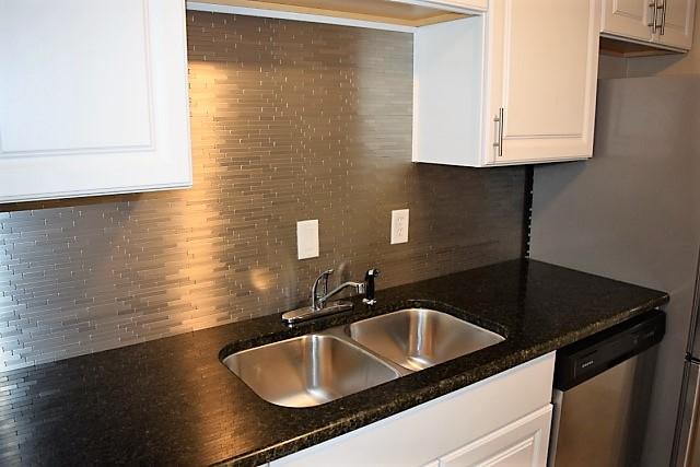 COUNTRY CLUB CONDO - Residential