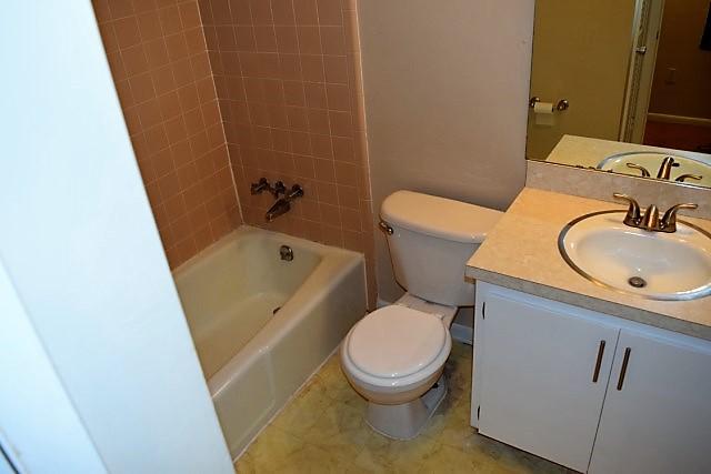 COUNTRY CLUB CONDO - Residential