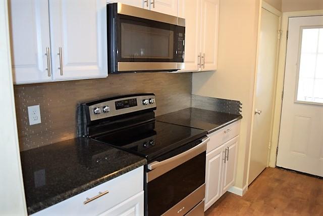 COUNTRY CLUB CONDO - Residential