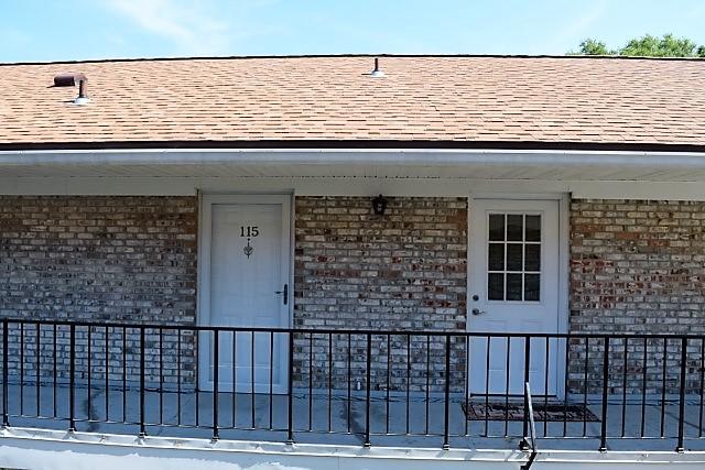 COUNTRY CLUB CONDO - Residential