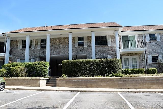 COUNTRY CLUB CONDO - Residential