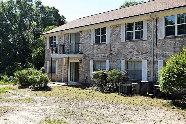 COUNTRY CLUB CONDO - Residential