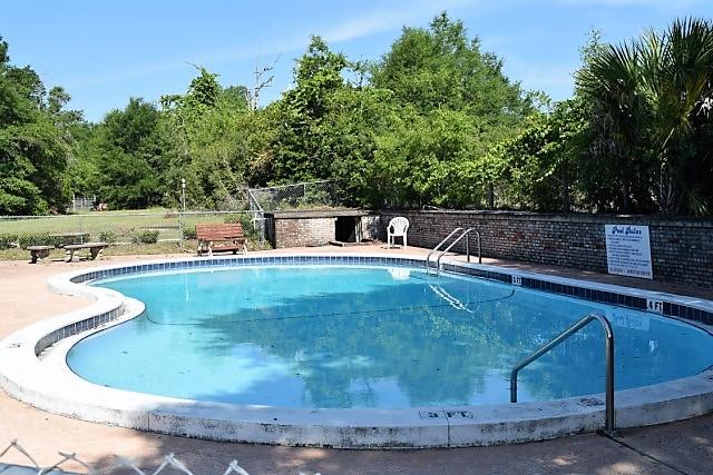 COUNTRY CLUB CONDO - Residential