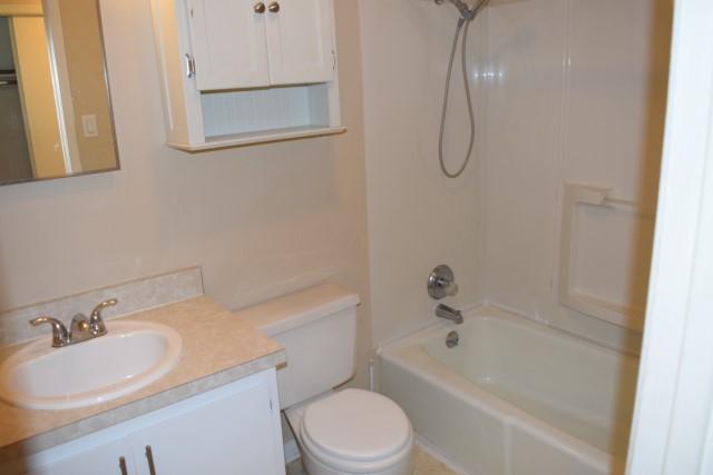 COUNTRY CLUB CONDO - Residential