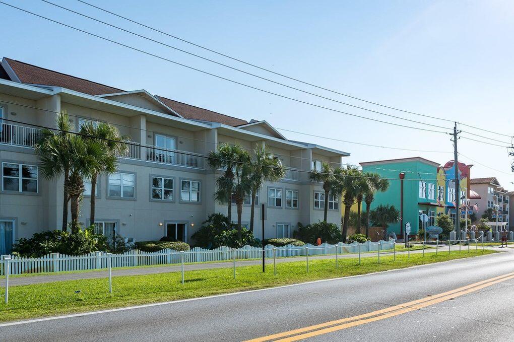 Royal Seasta - Residential