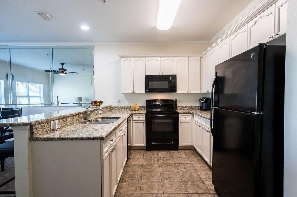 Royal Seasta - Residential