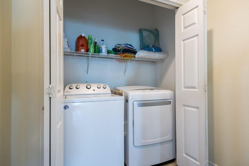 Royal Seasta - Residential