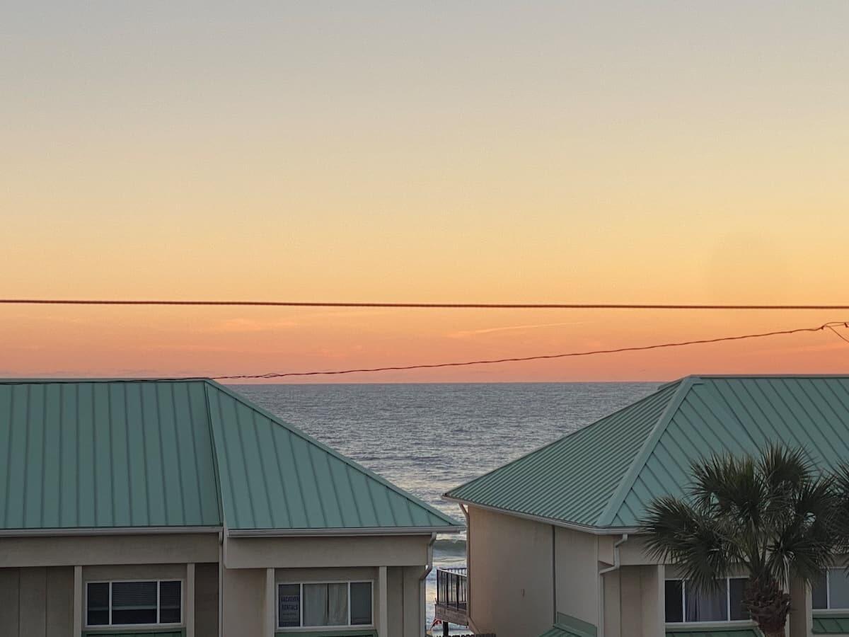 Royal Seasta - Residential