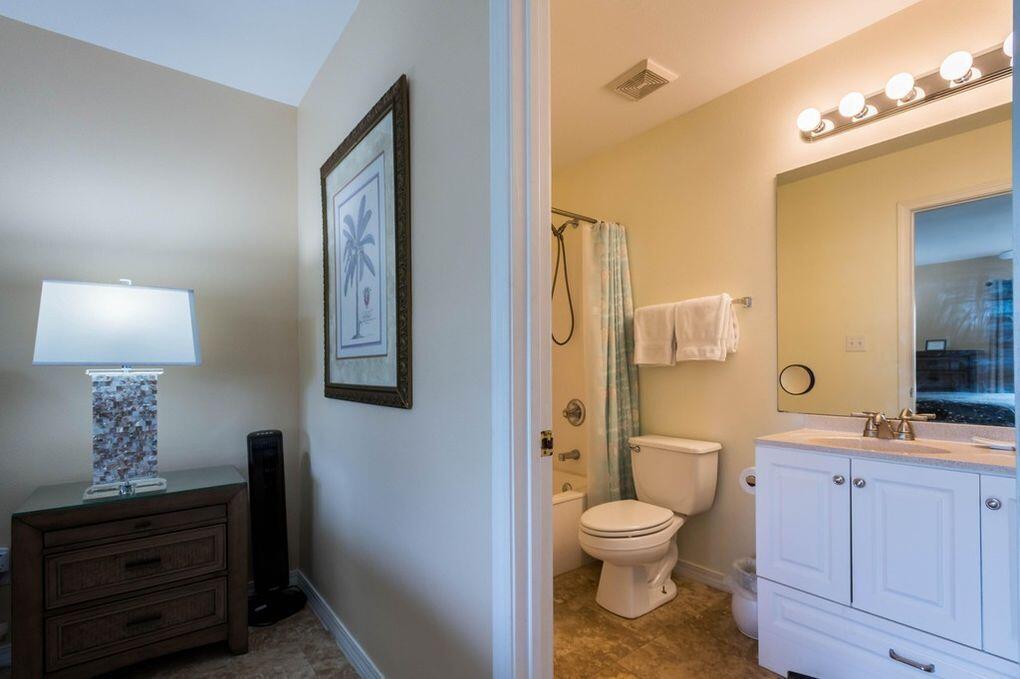 Royal Seasta - Residential