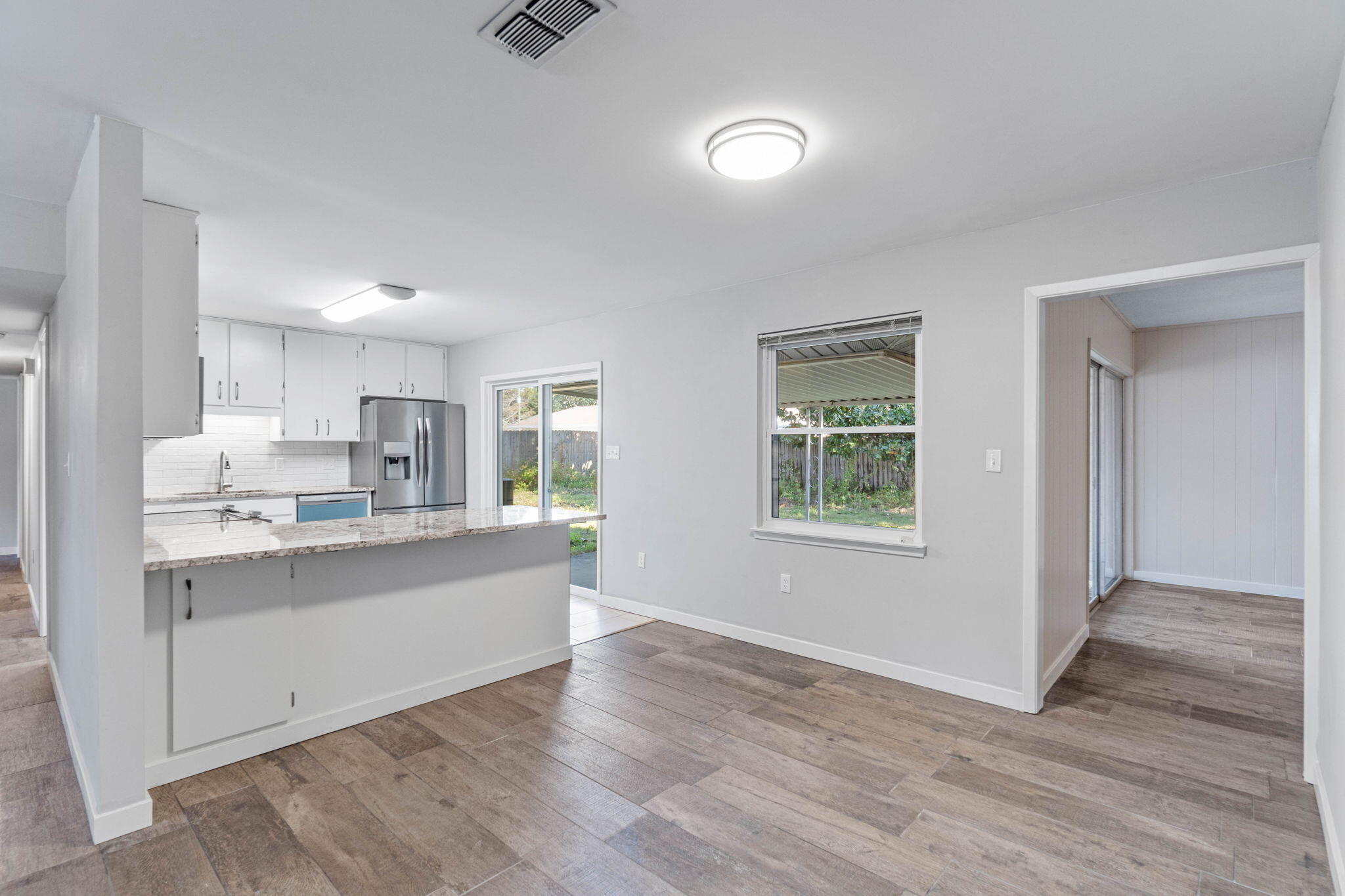 PORT DIXIE - Residential Lease