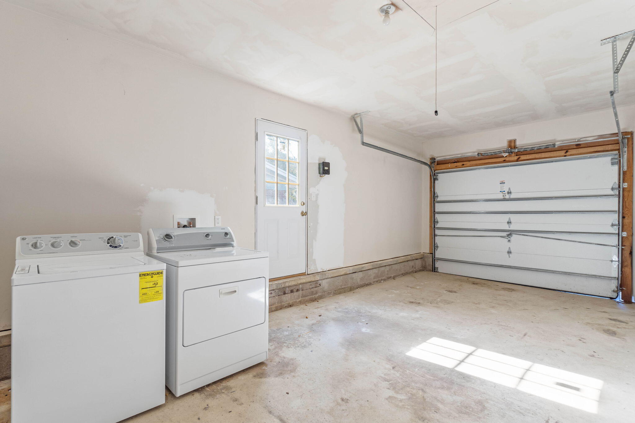 PORT DIXIE - Residential Lease