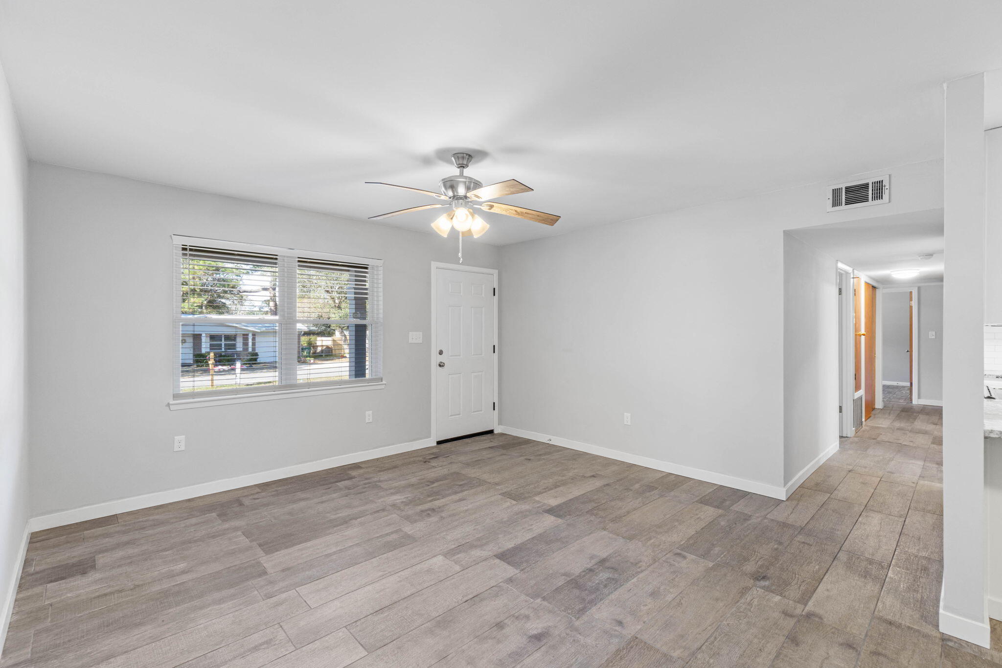 PORT DIXIE - Residential Lease