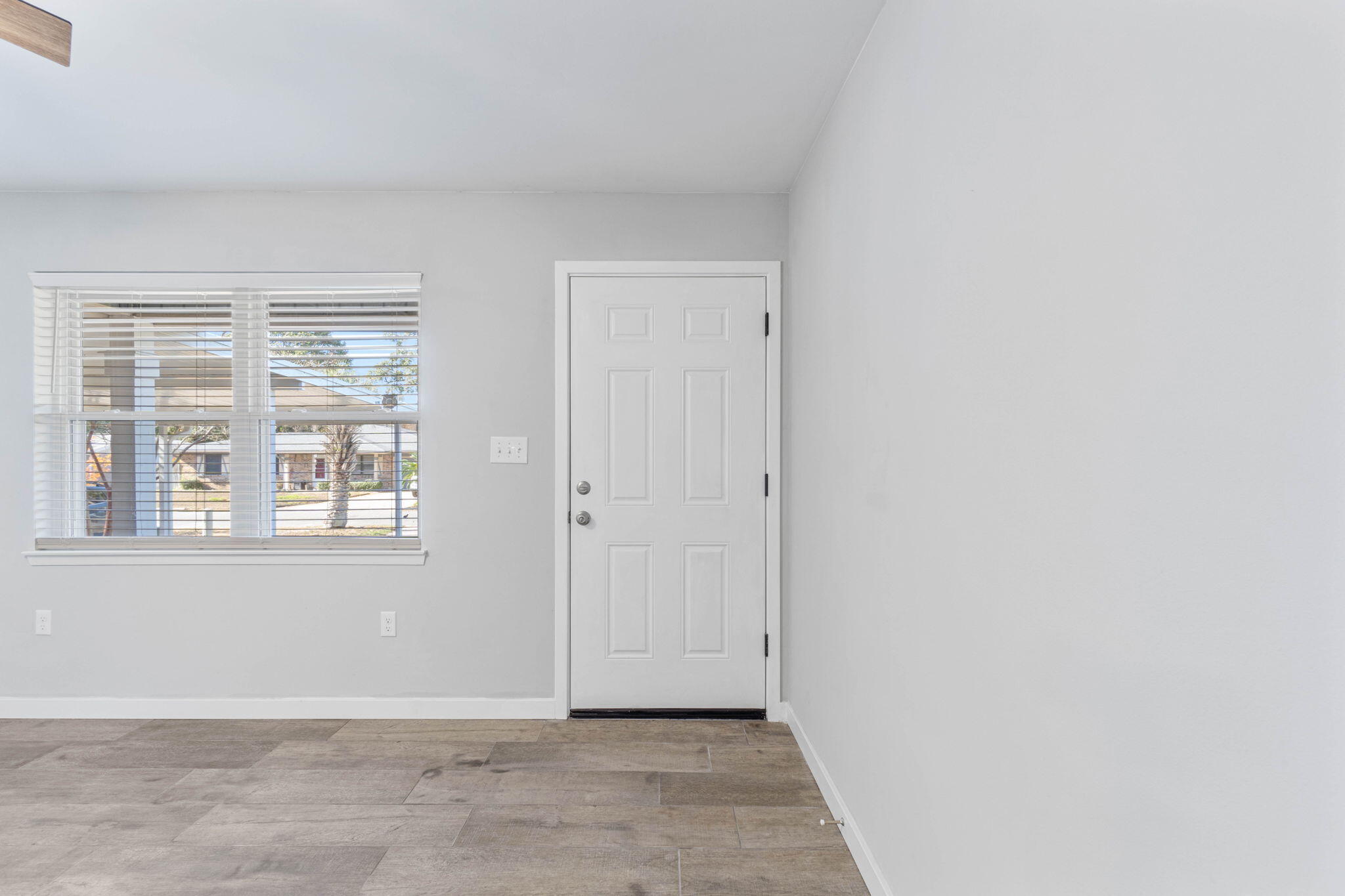 PORT DIXIE - Residential Lease