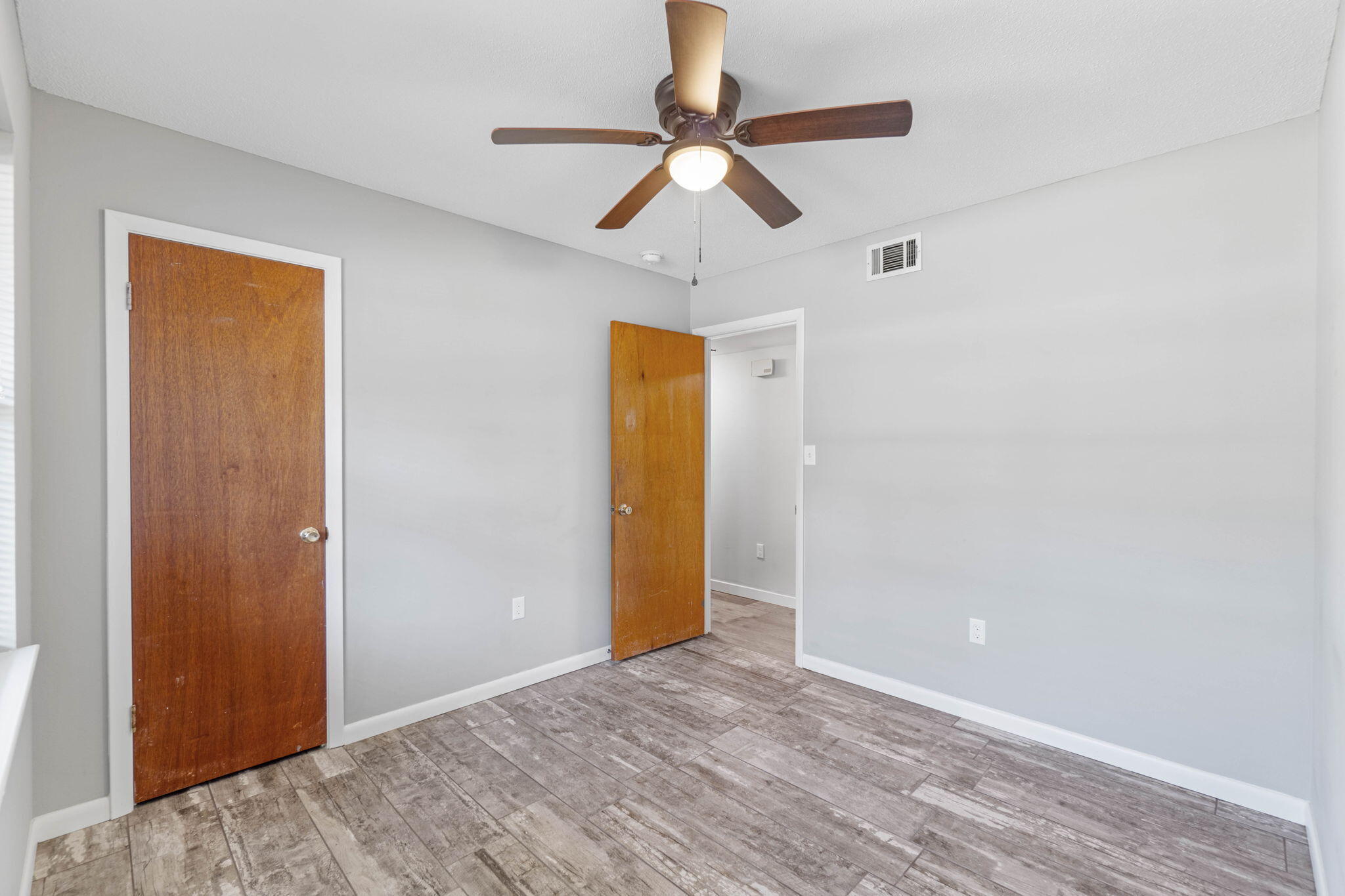 PORT DIXIE - Residential Lease