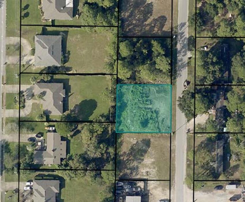 COMMODORE PARK - Land