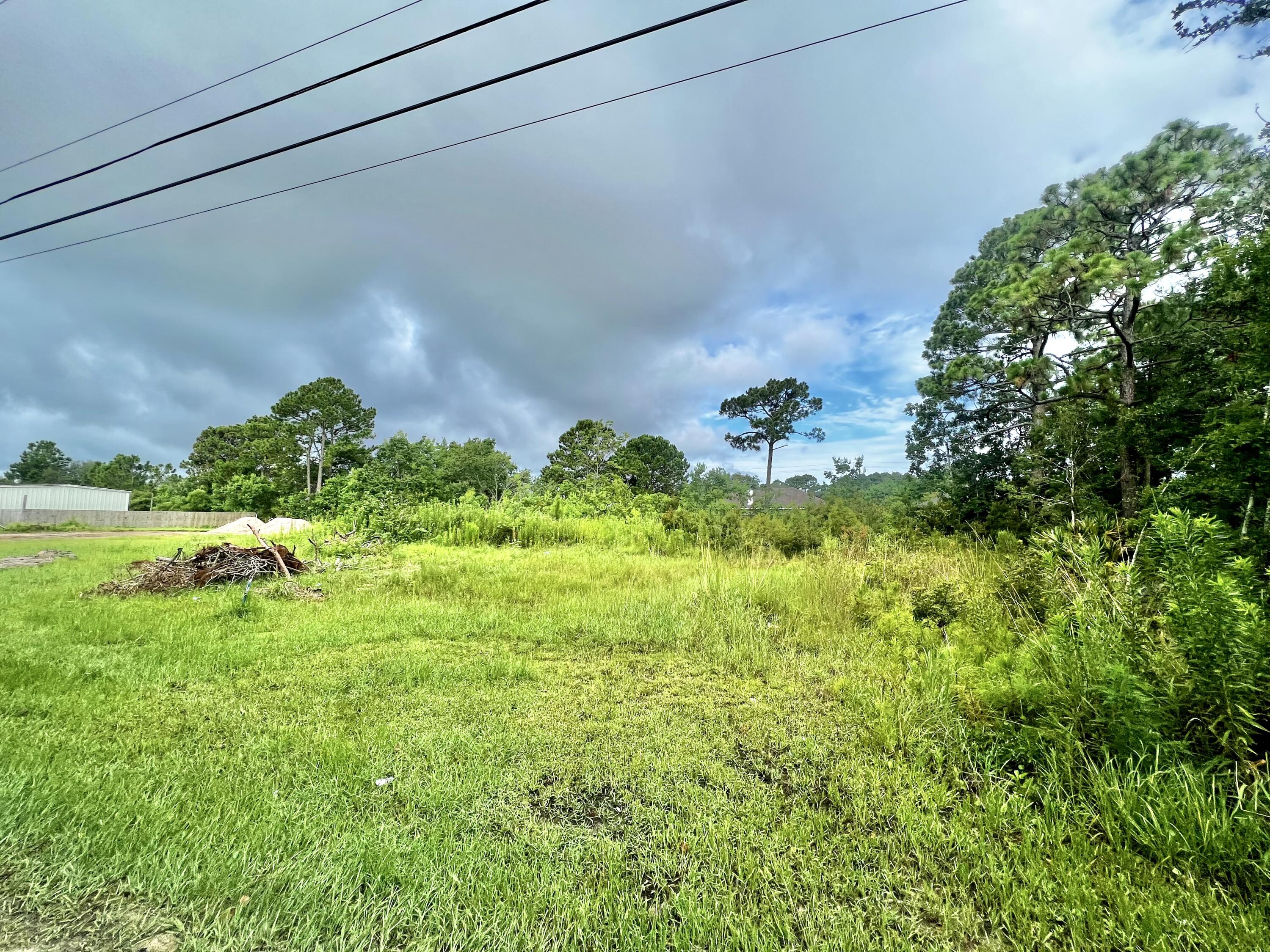 COMMODORE PARK - Land