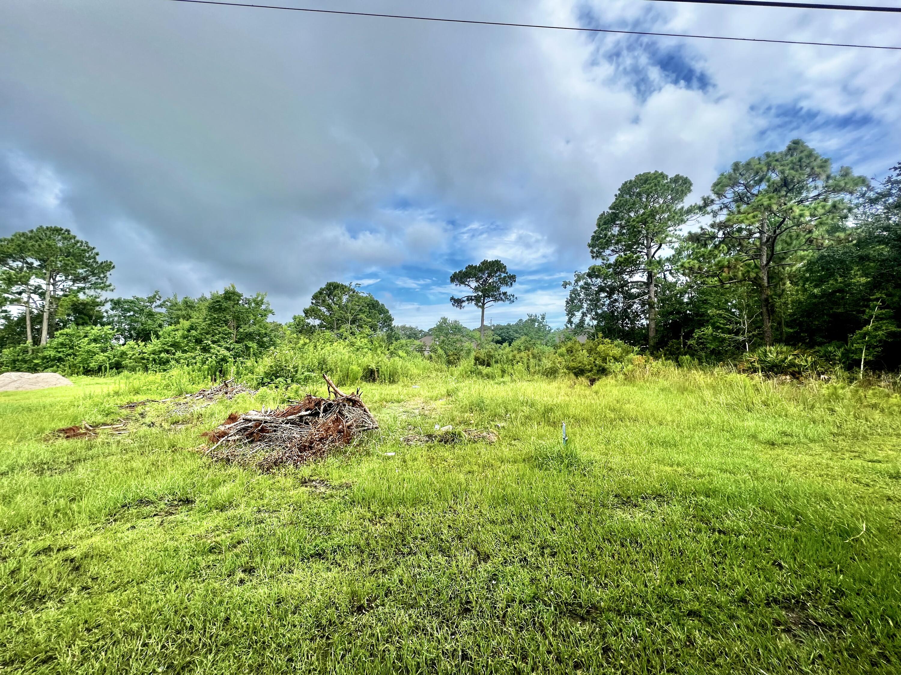 COMMODORE PARK - Land