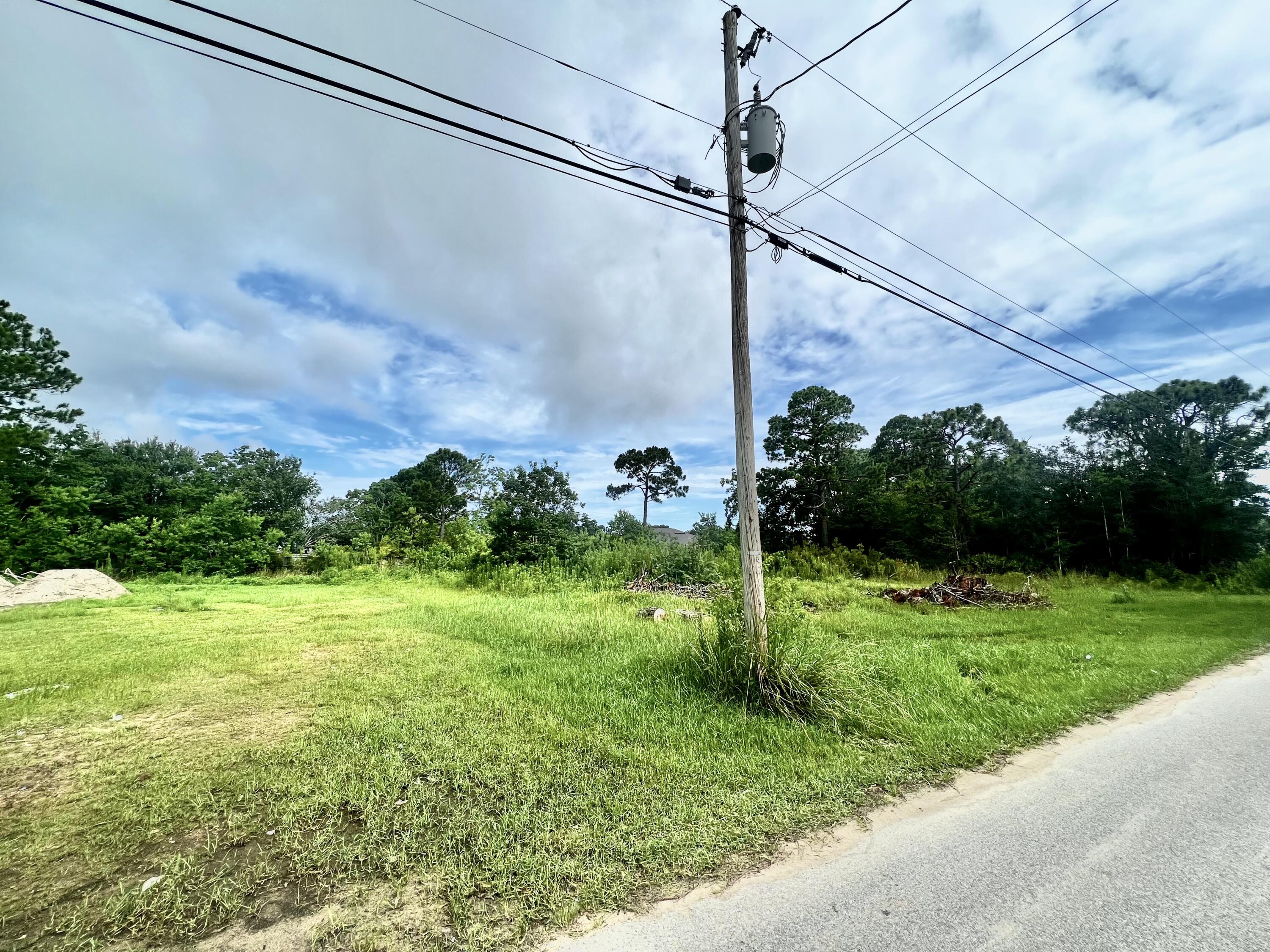 COMMODORE PARK - Land