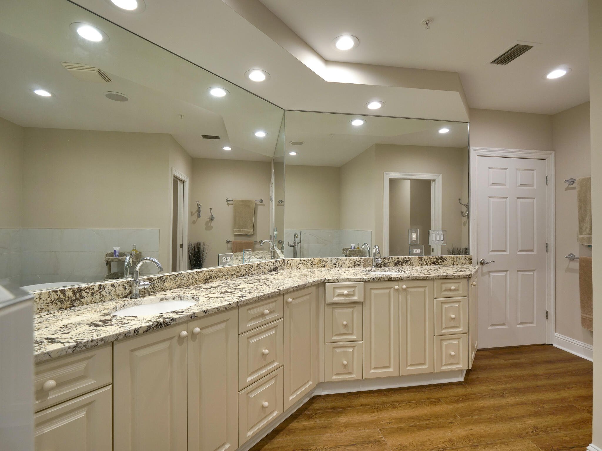 GRAND HARBOR - Residential