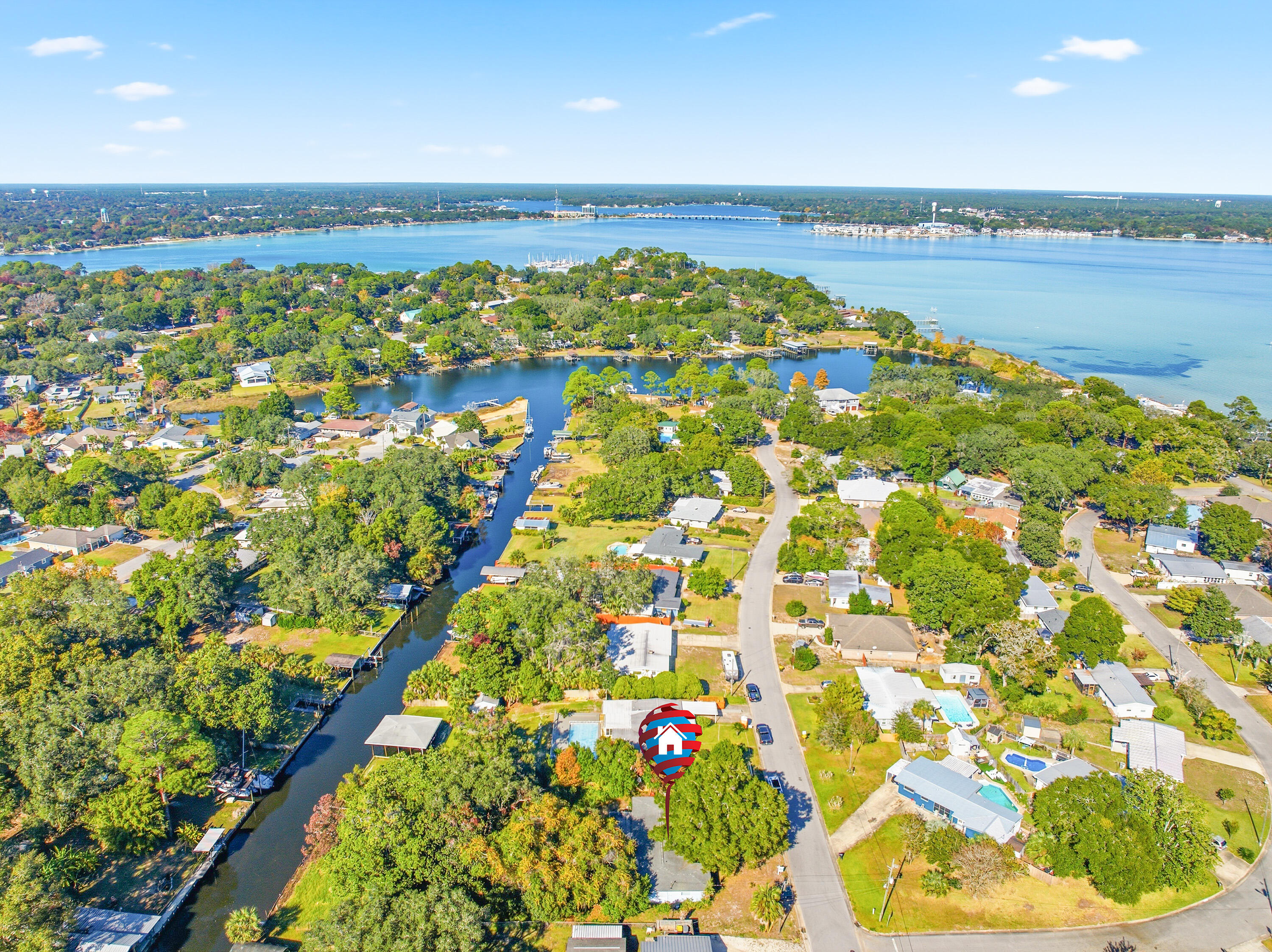 ELLIOTTS POINT - Land