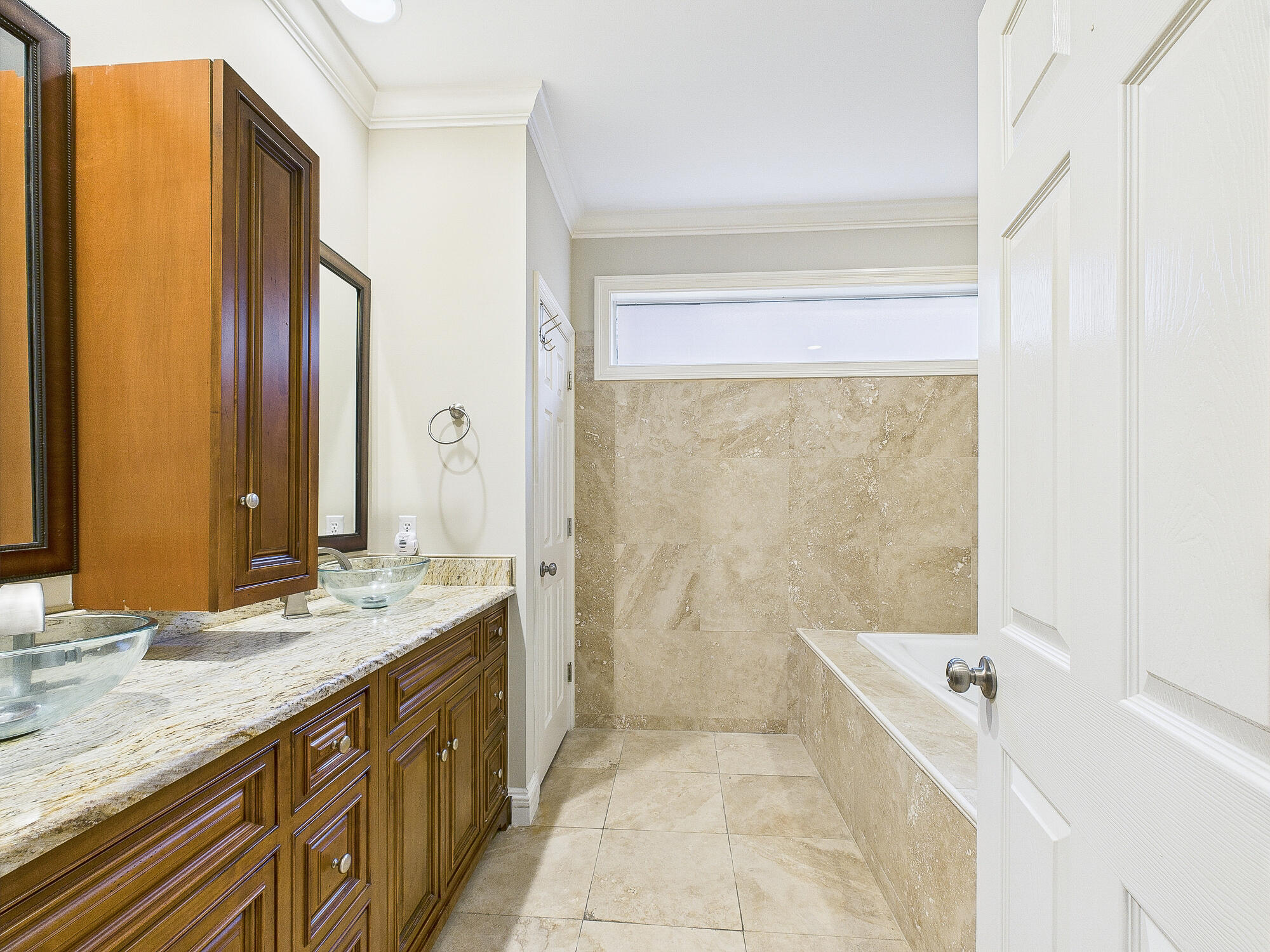 TURNBERRY PLACE - Residential