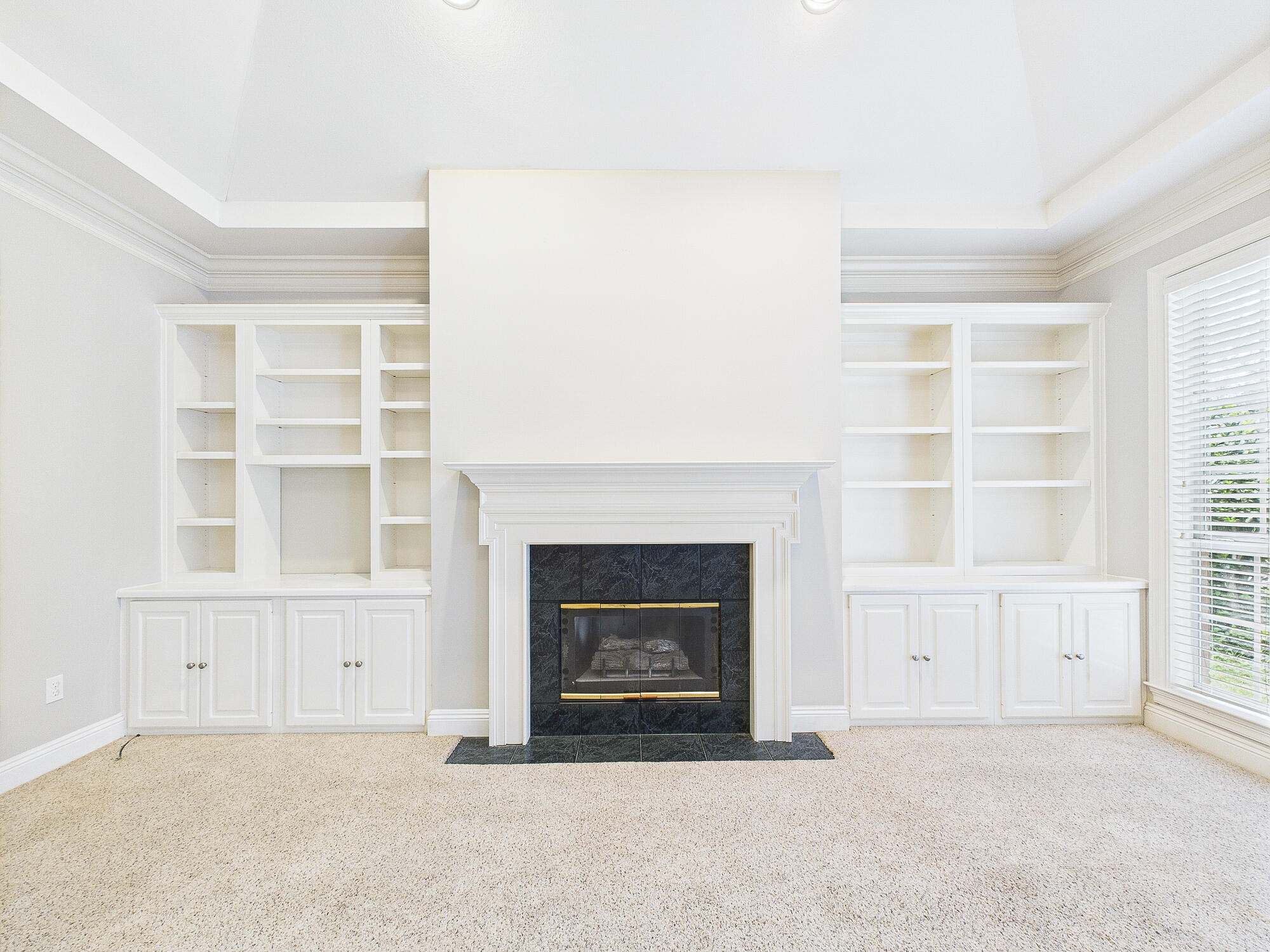 TURNBERRY PLACE - Residential