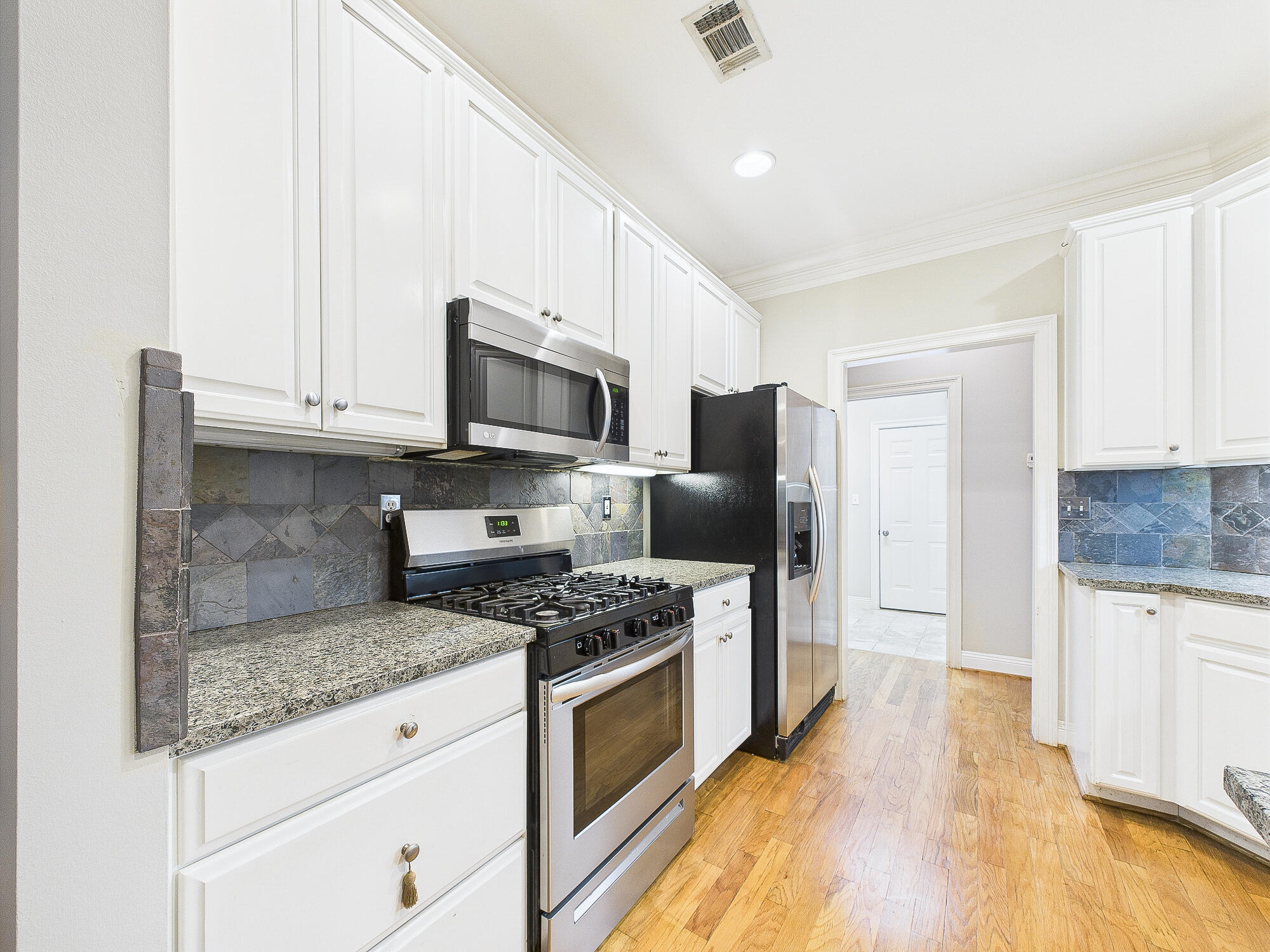 TURNBERRY PLACE - Residential