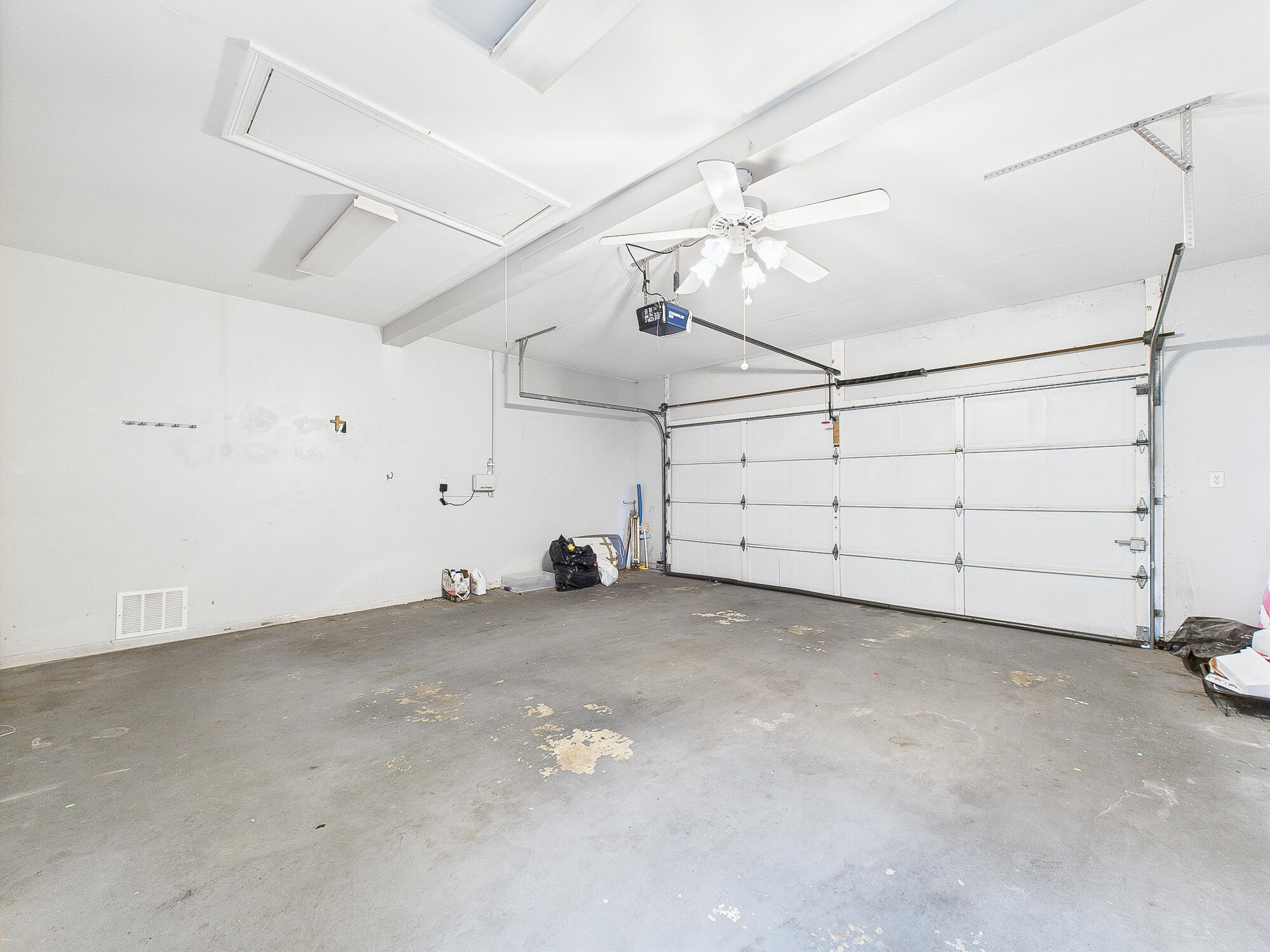 TURNBERRY PLACE - Residential
