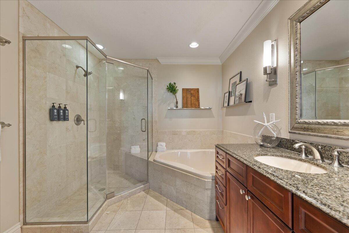 EMERALD GRANDE - Residential