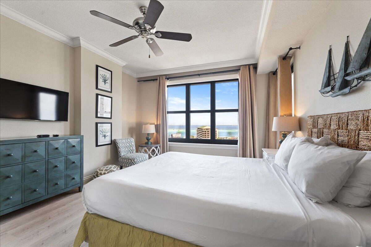 EMERALD GRANDE - Residential