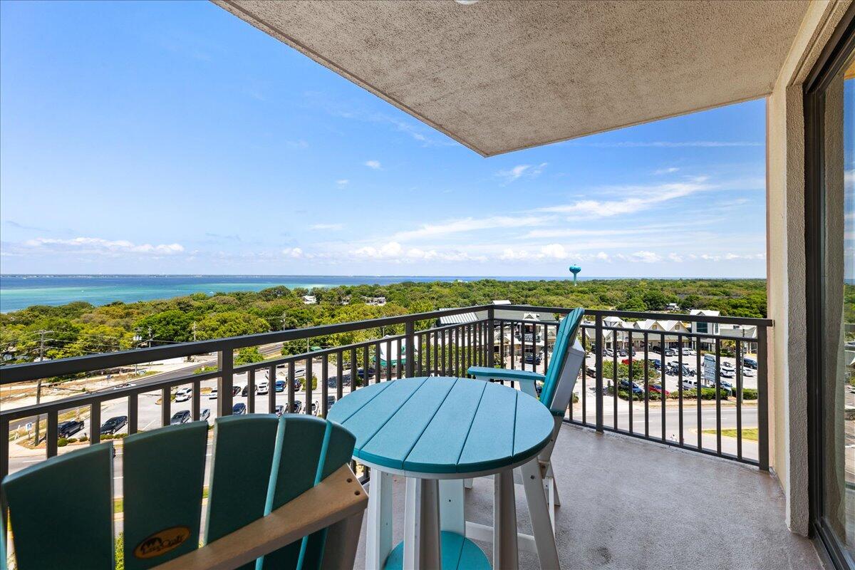 EMERALD GRANDE - Residential