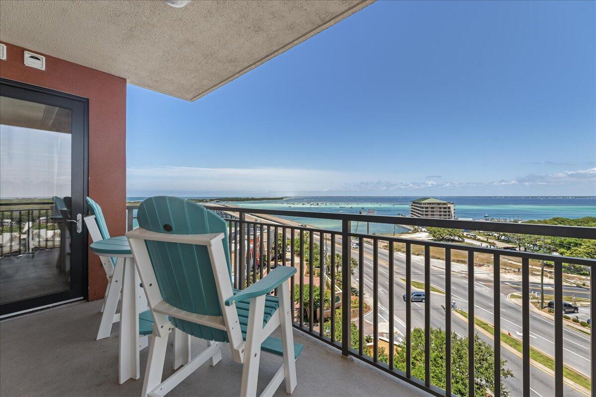 EMERALD GRANDE - Residential