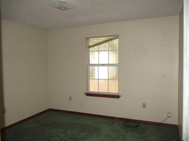 SHOAL CREEK MANOR - Residential