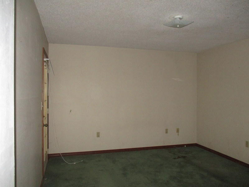 SHOAL CREEK MANOR - Residential