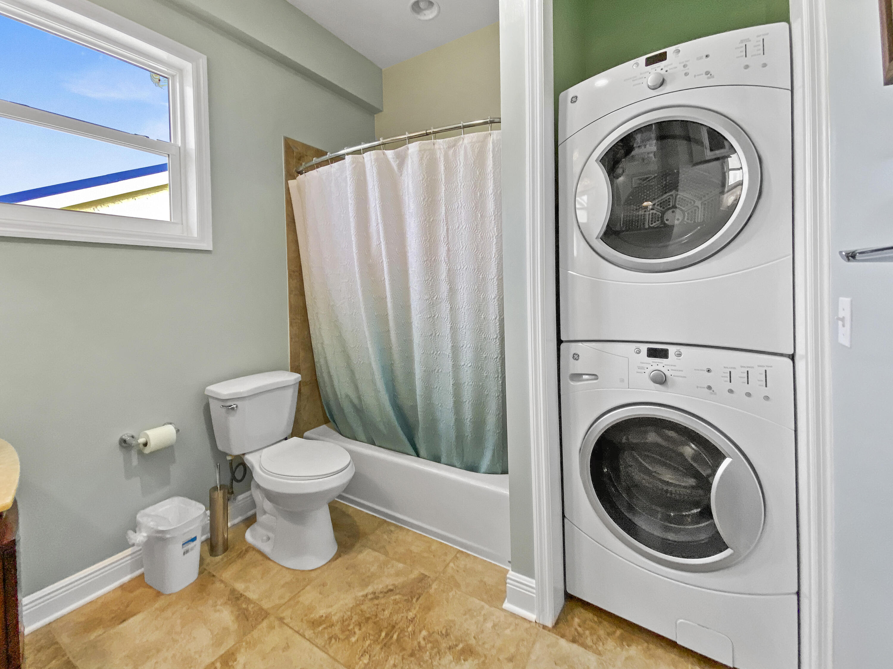 LEEWARD CONDO - Residential