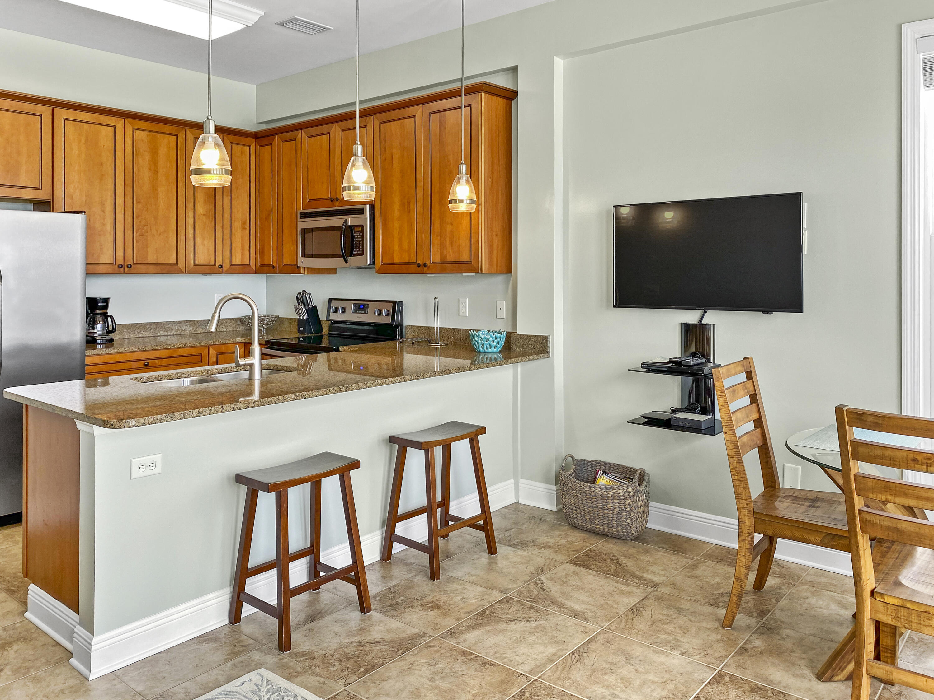 LEEWARD CONDO - Residential