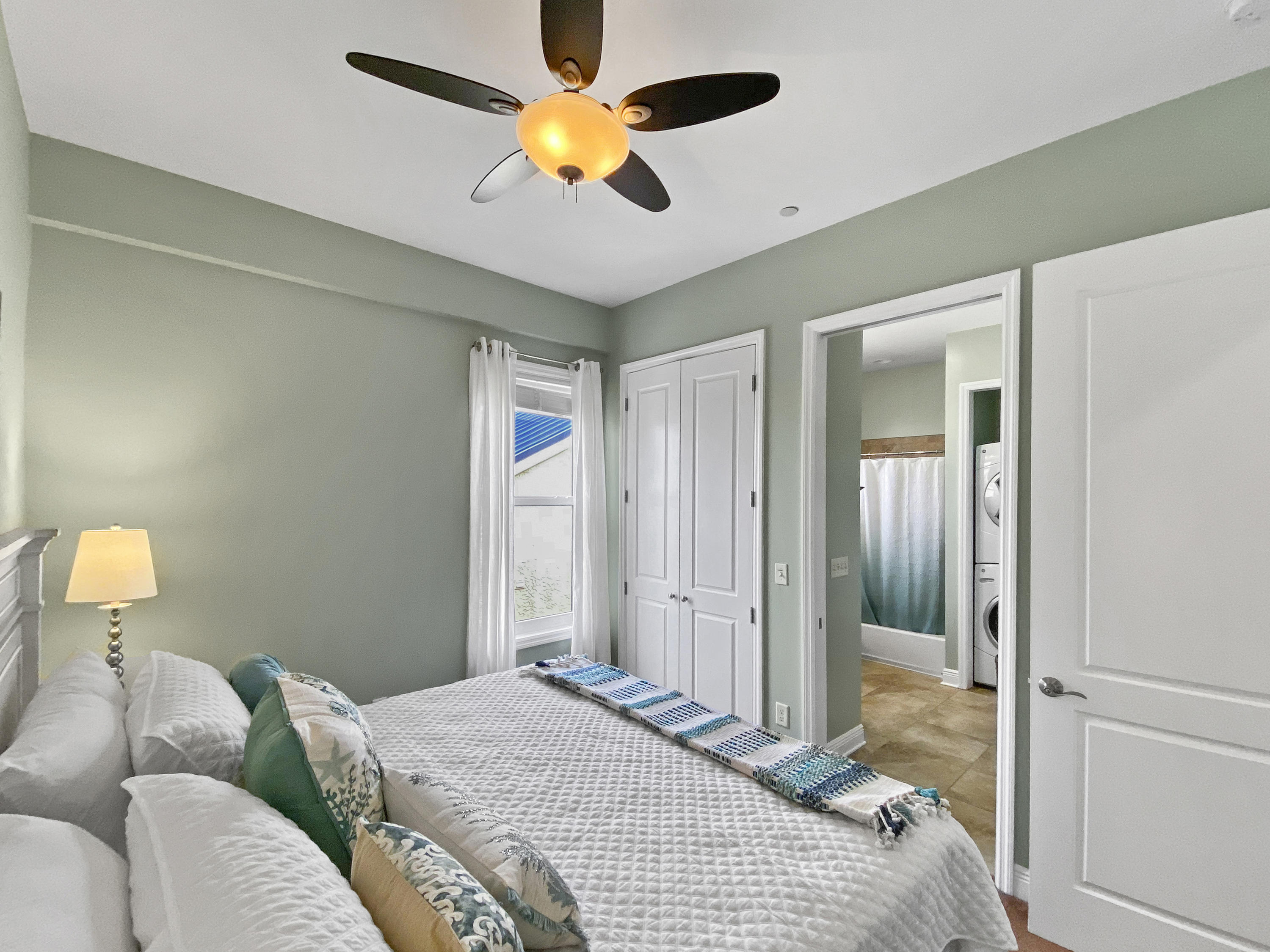 LEEWARD CONDO - Residential