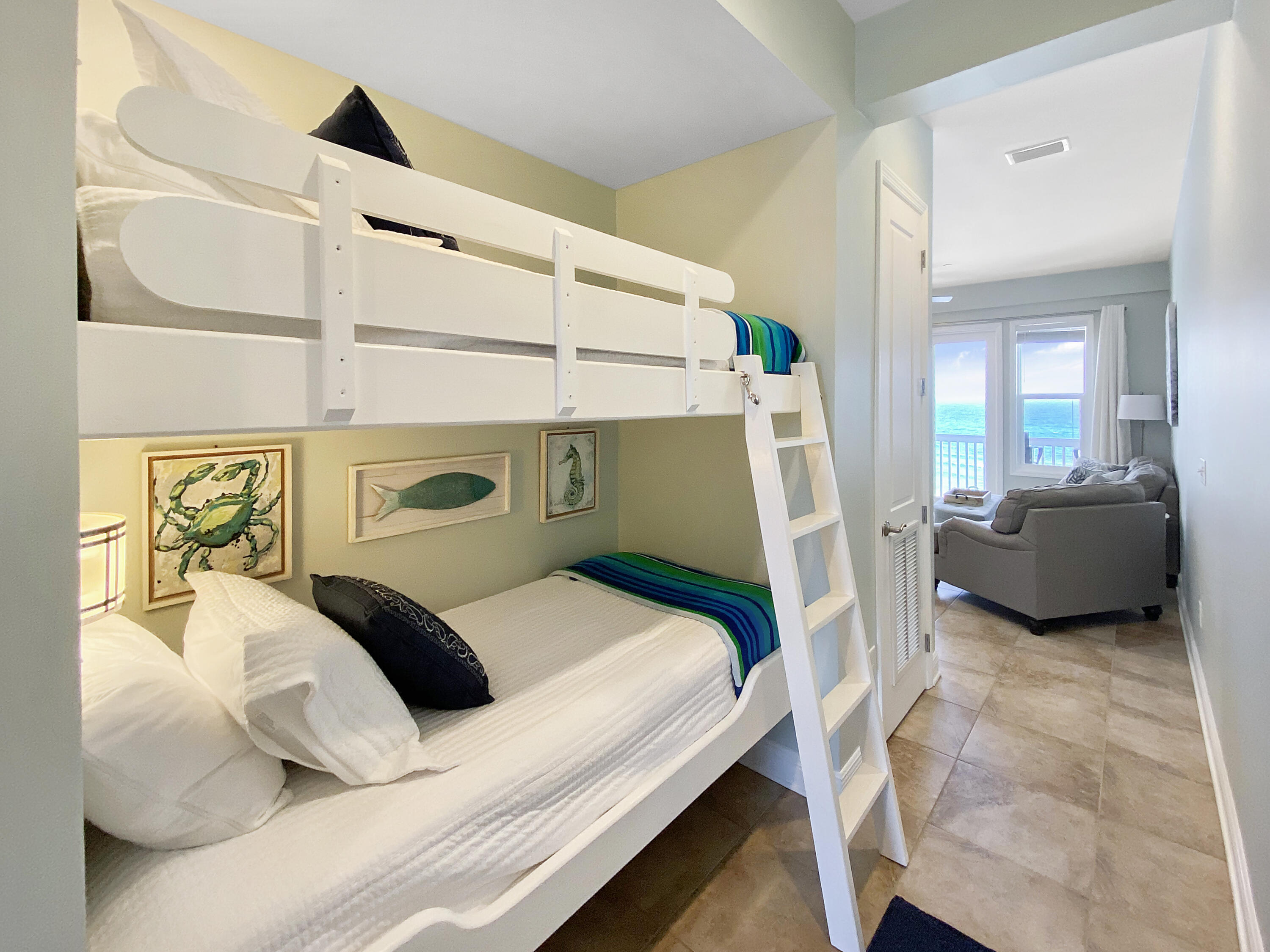 LEEWARD CONDO - Residential