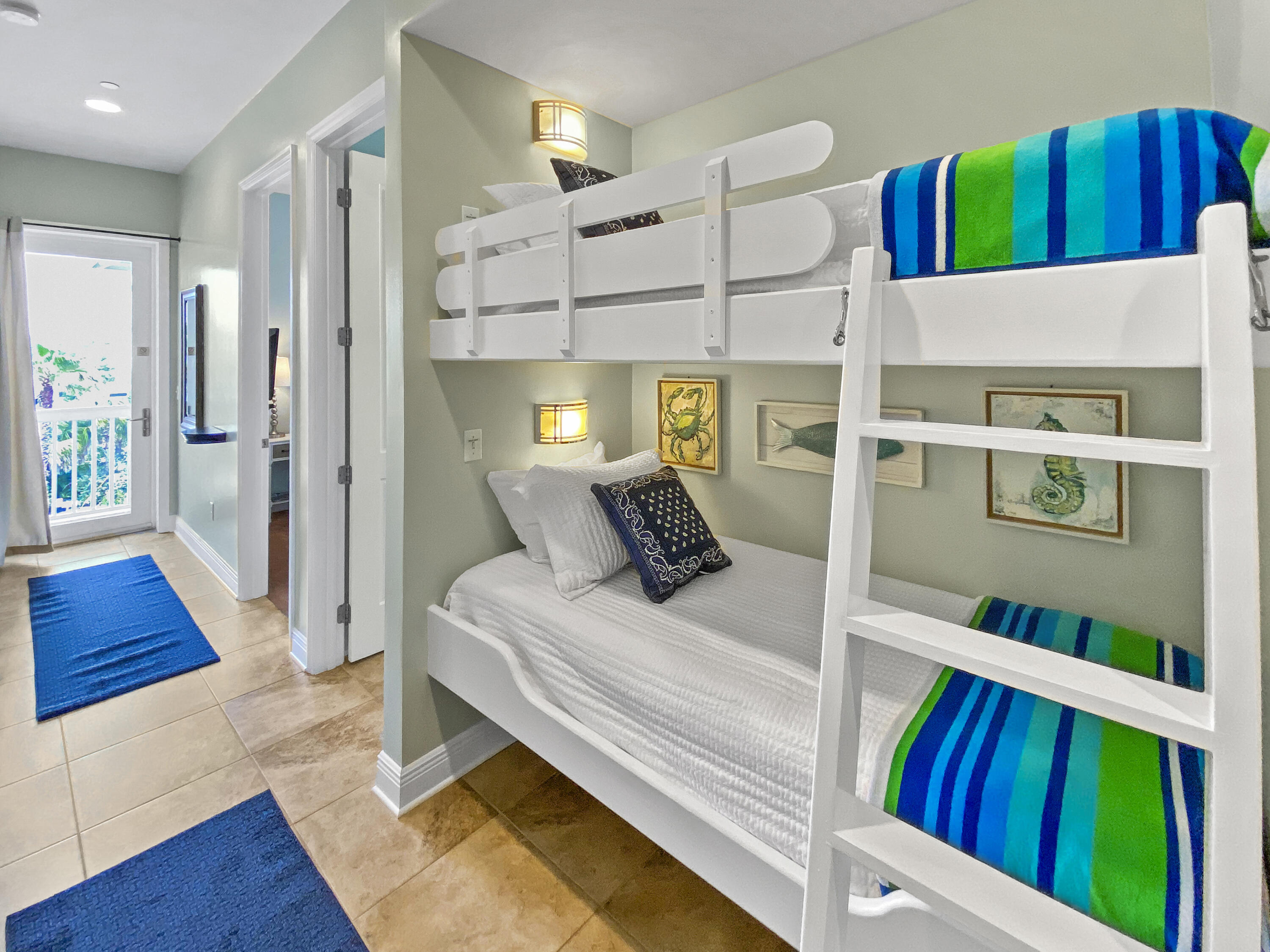 LEEWARD CONDO - Residential