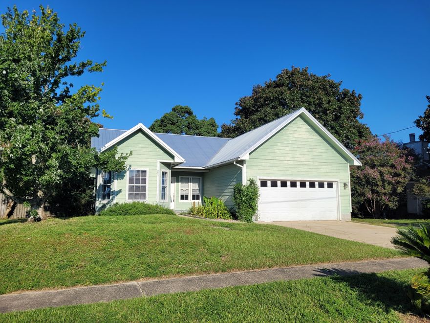 Unleash your inner Fixer Upper and transform this 3 bedroom, 2 full bathroom, split floor plan Navarre home into the home of your dreams! Featuring a 2021 roof, 2023 HVAC, 2023 Water Heater, newer appliances, and a fully fenced in backyard - this property has all newer major systems and is just waiting for some major TLC to make it great! Just minutes to grocery stores, Navarre Beach, and a great location for anyone stationed at Hurlburt Field!