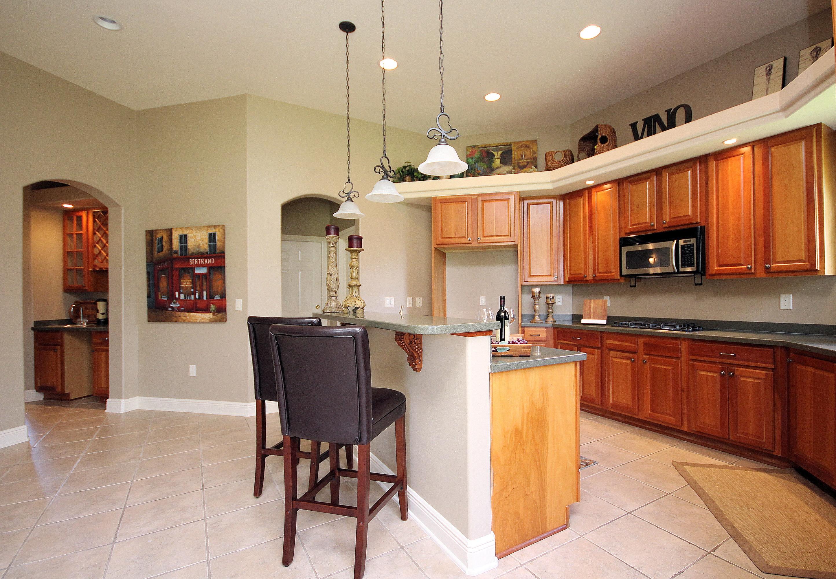 CHARDONNAY ESTATES - Residential