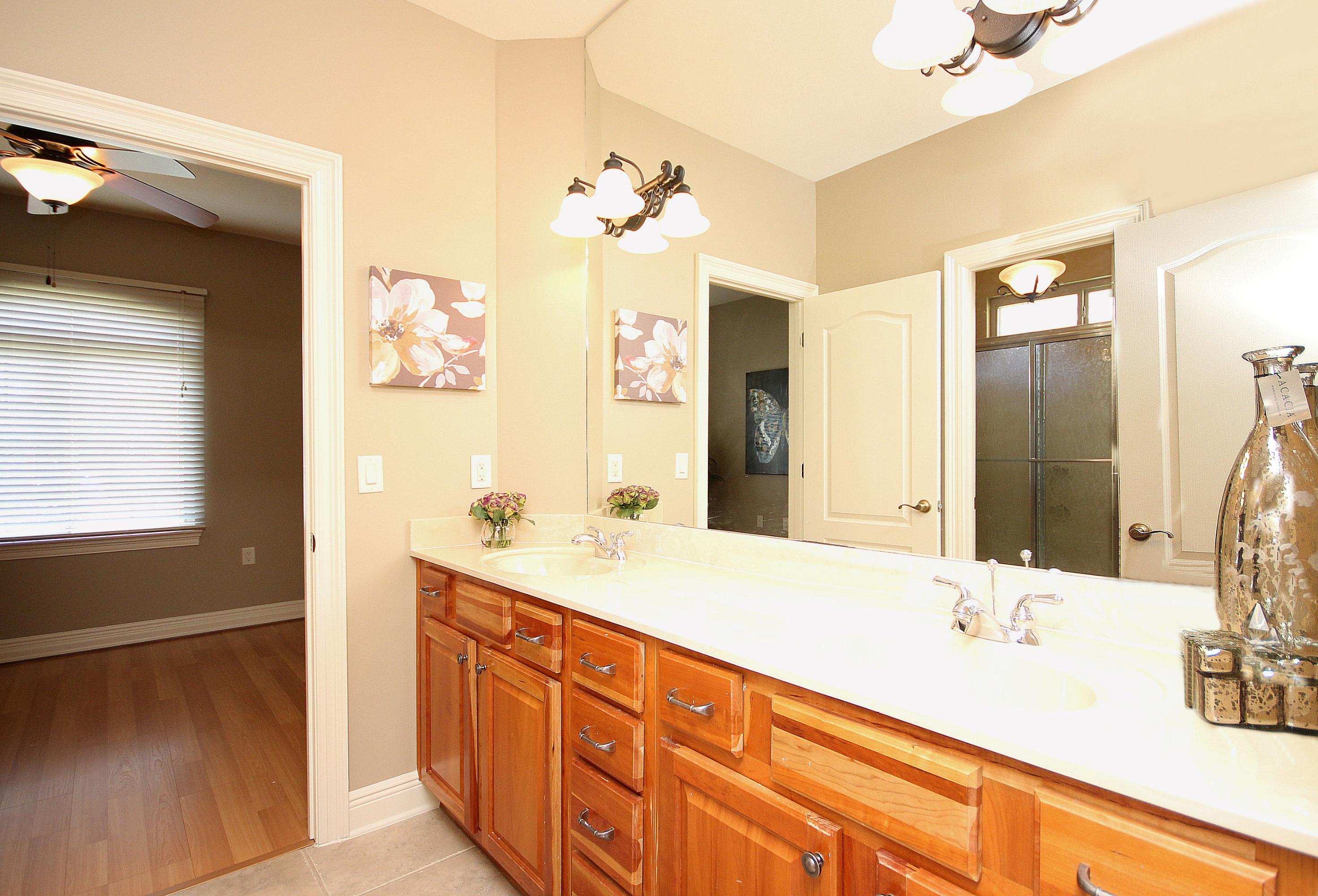 CHARDONNAY ESTATES - Residential