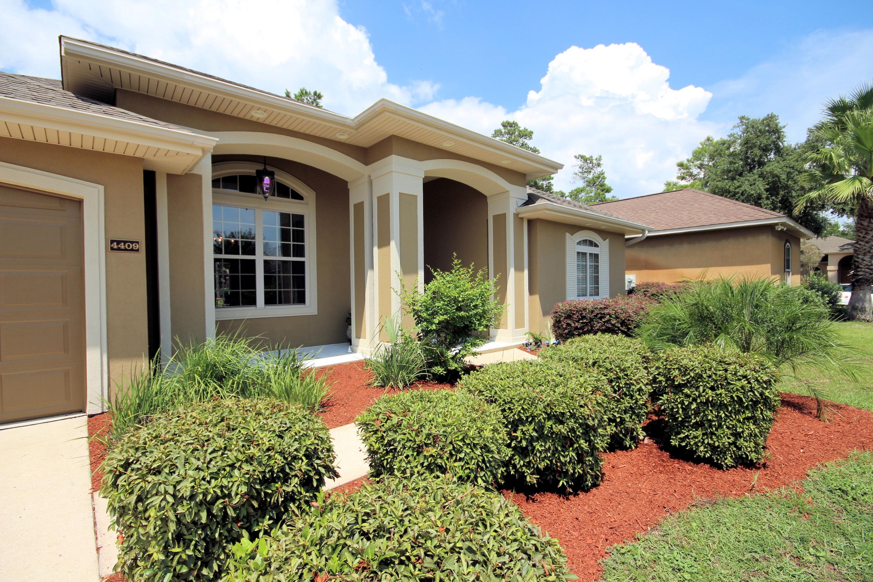 CHARDONNAY ESTATES - Residential