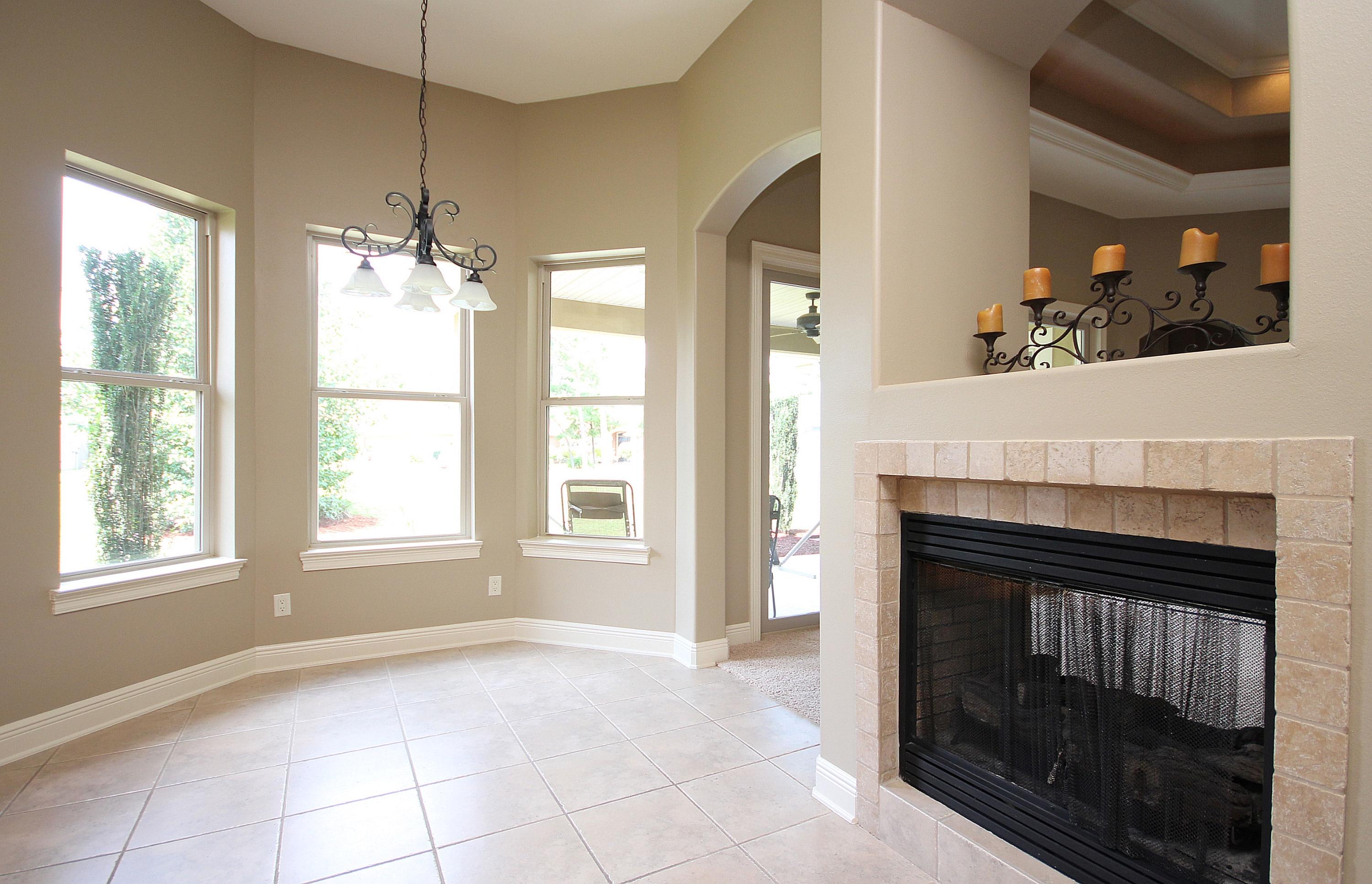 CHARDONNAY ESTATES - Residential