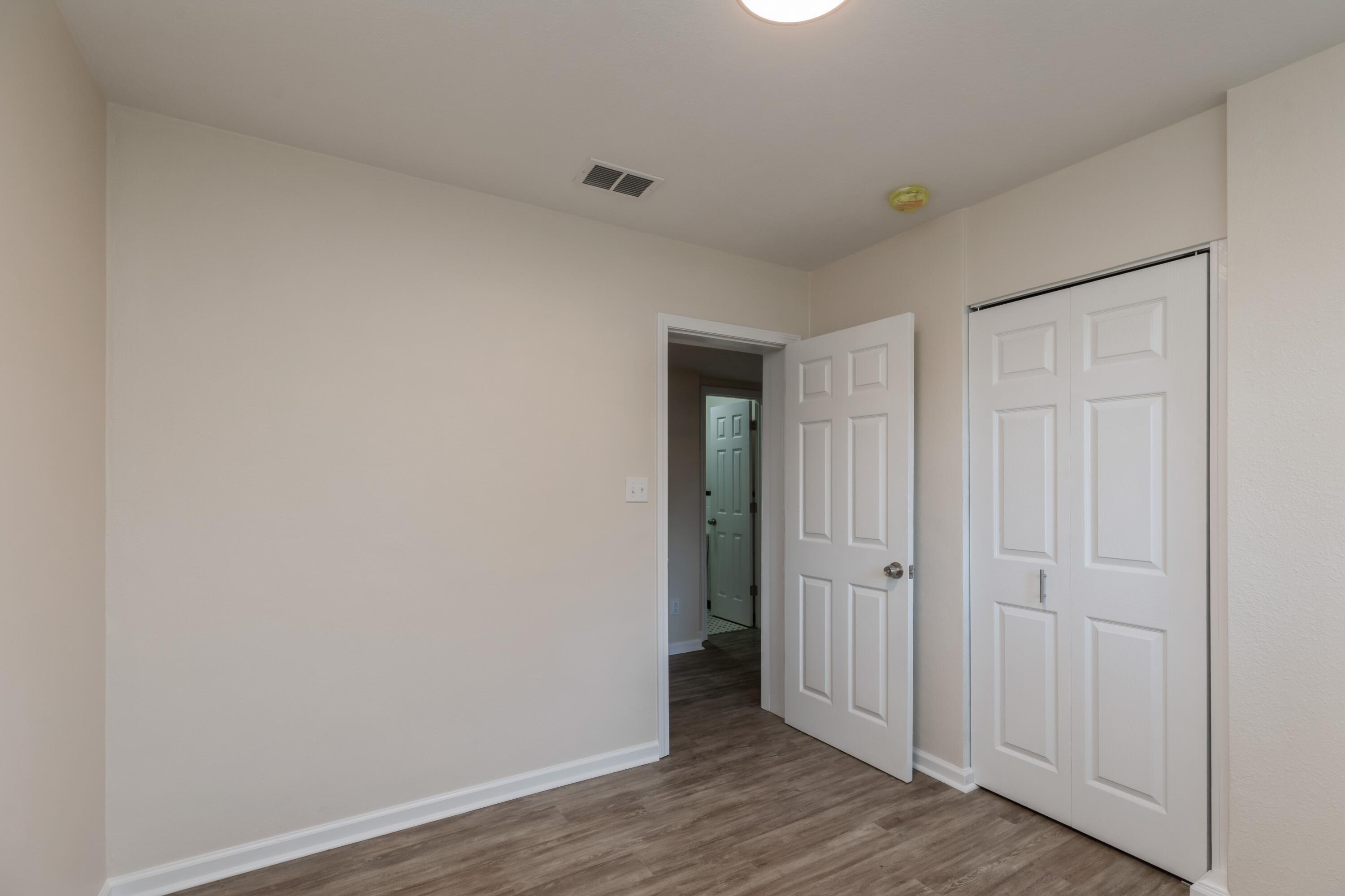 7TH ADD ELLIOTT PT LOT 33 BLK 7 - Residential