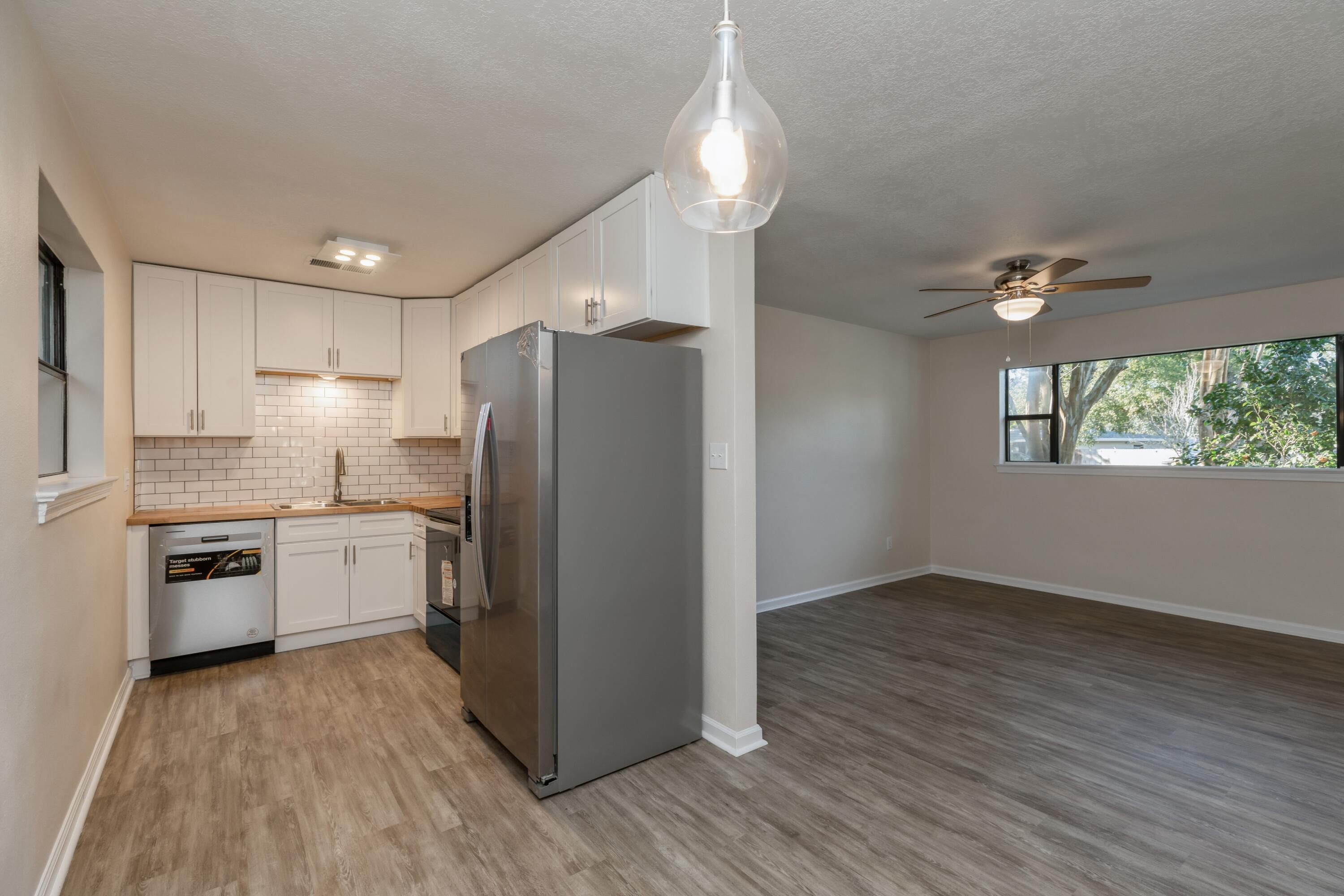 7TH ADD ELLIOTT PT LOT 33 BLK 7 - Residential