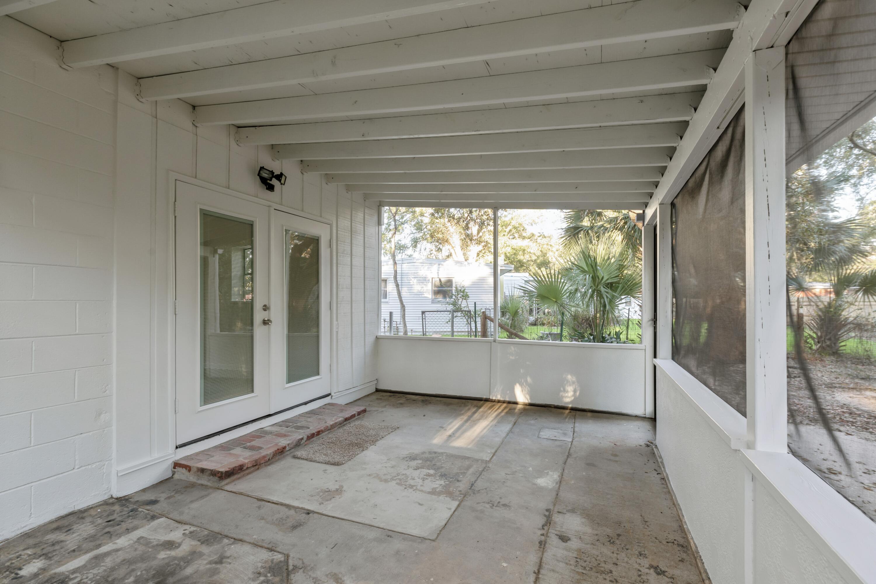 7TH ADD ELLIOTT PT LOT 33 BLK 7 - Residential