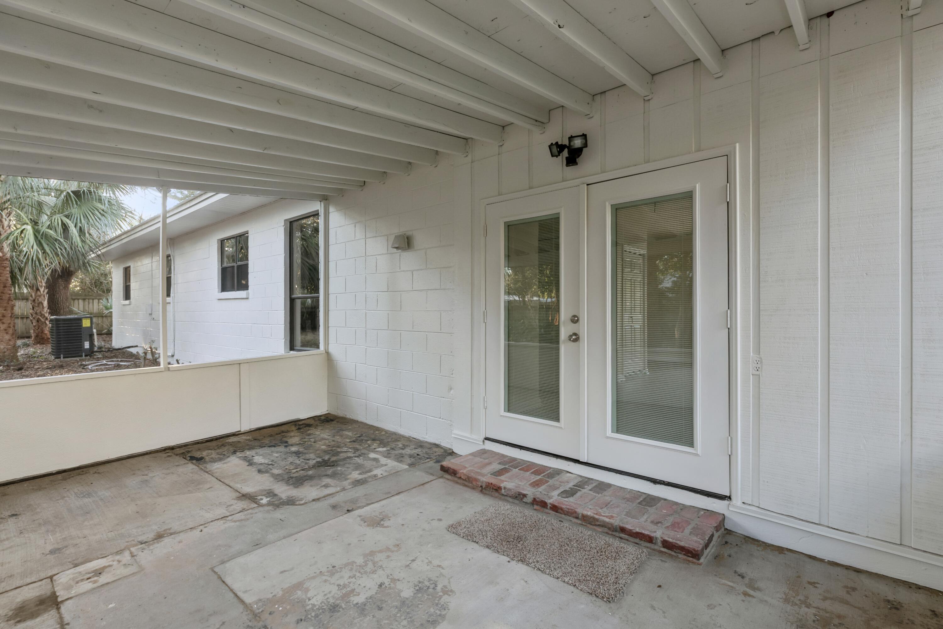 7TH ADD ELLIOTT PT LOT 33 BLK 7 - Residential